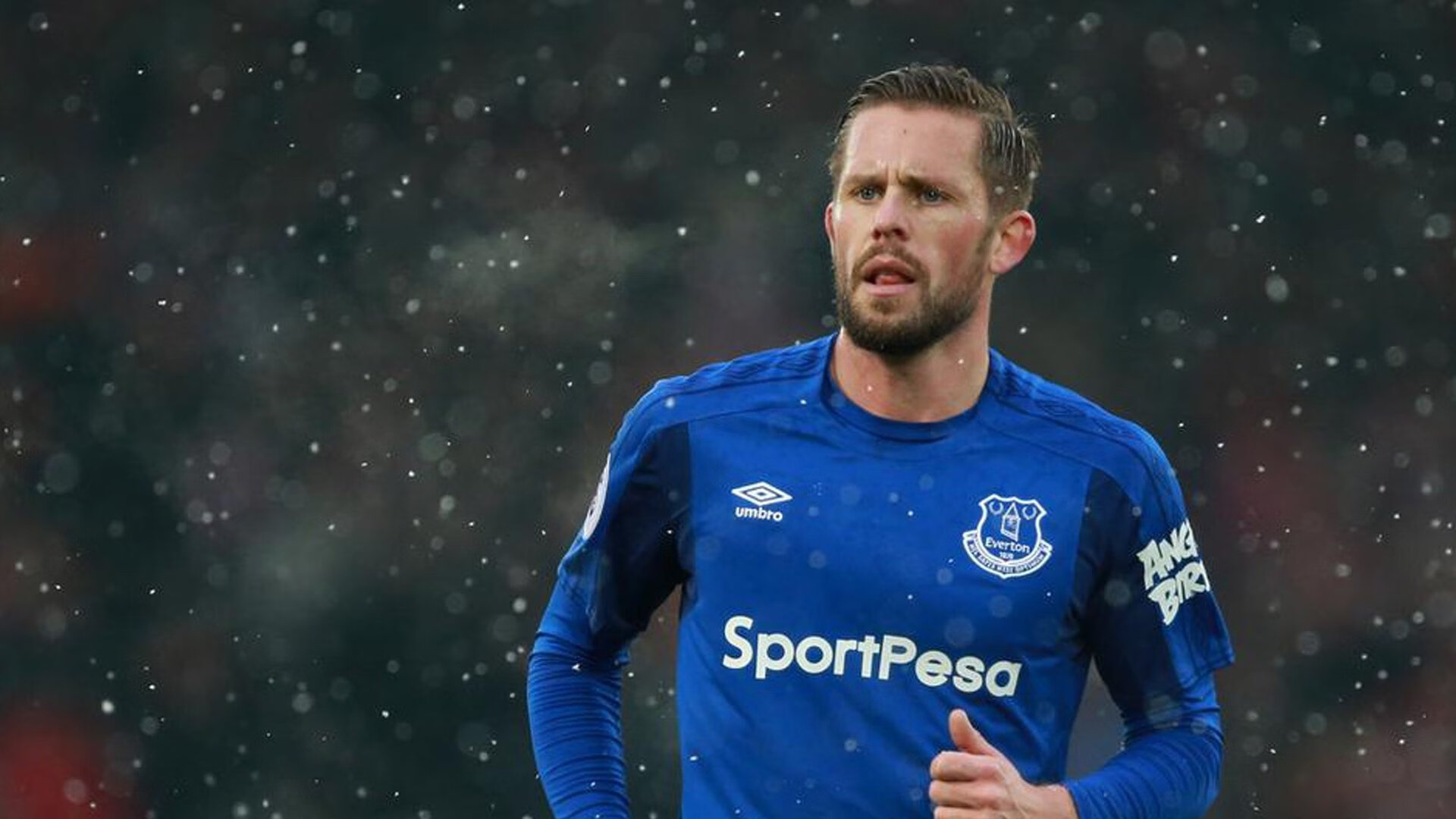 东契奇重返赛场,首场状态出色,公牛观众沸腾,现场热浪翻涌全场沸腾不已